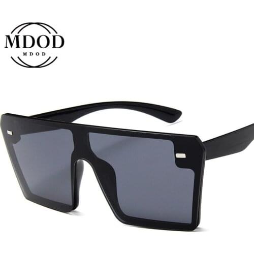 2020 New Oversized Sunglasses Women Big Frame Square Flat Top Rivet Sun Glasses Female Men Vintage Mirror Shades Gradient UV400