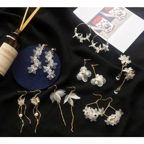 Yaologe Korean Charming Various Fairy Earrings 2020 New Irregular Pure White With Gold Shell Flower Drop Dangle Earrings Sweet