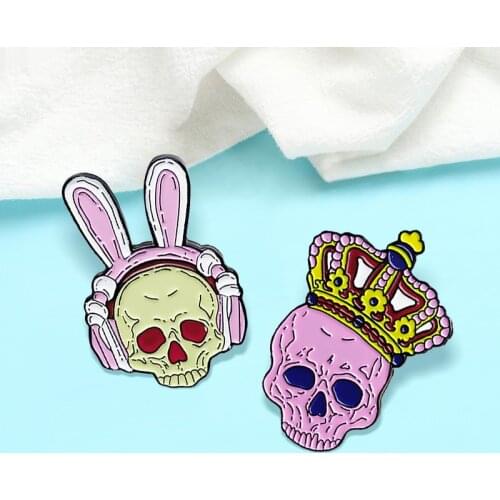 Punk Pink Skeleton Brooches Rabbit King Skull Brooch Custom Enamel Pins Halloween Lapel for women Badge Jewelry Spille
