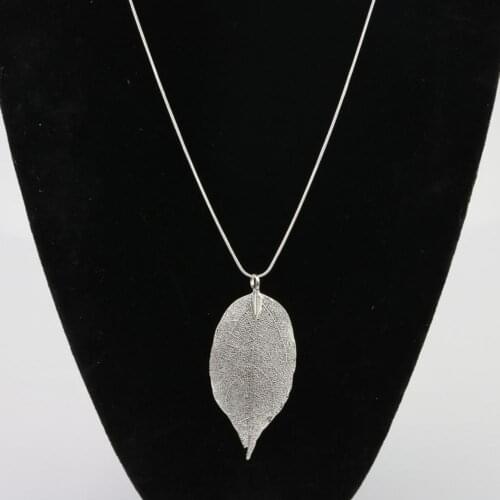 2020 New Trendy Design Women Hollow Leaf Pendant Long Chain Necklace Fashion Luxury Jewelry Decor Accessory Gift