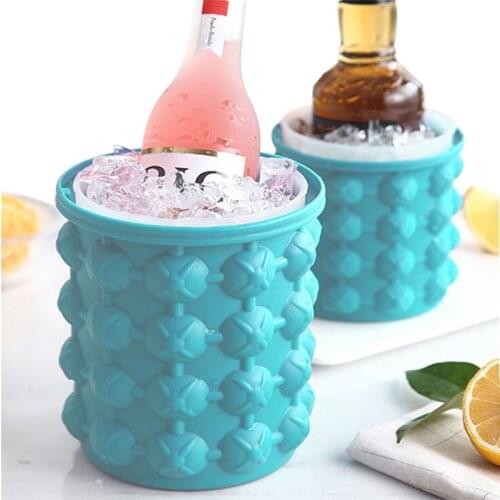 Easy Release Silicone Ice Cube Mold Ice Bucket Mold Ice Cube Maker 3D Skull Ice Mould for Whiskey ,Cocktails ,Juice Beverages