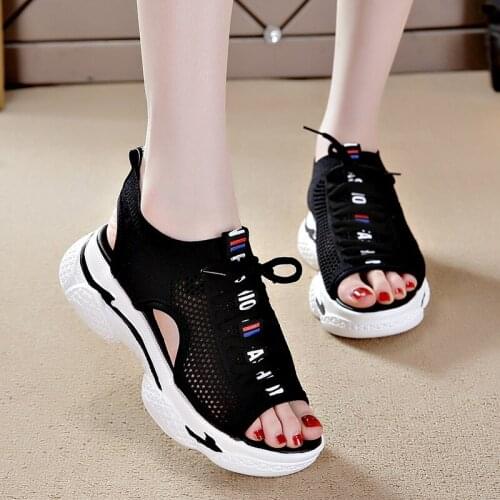 Womens Sports Pants Sandals 2021 Summer New Hollow Flat Ins Fashion All-match Platform Platform Casual Shoes Women