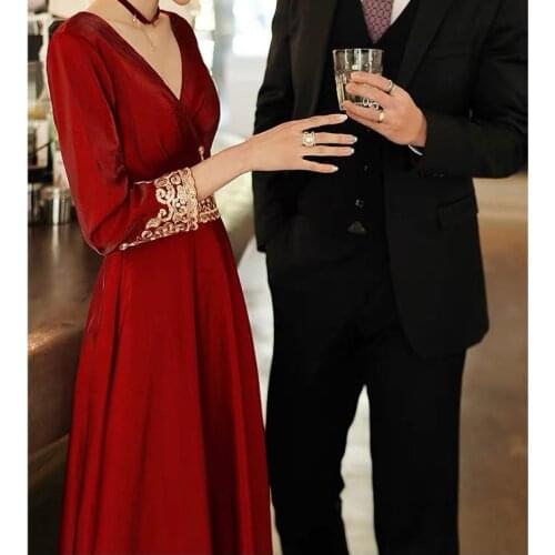 Elegant Burgundy Evening Dresses V Neck Three Quarter Sleeves Embroidery A-Line Bridal Wedding Celebrity Prom Gowns 2021 New