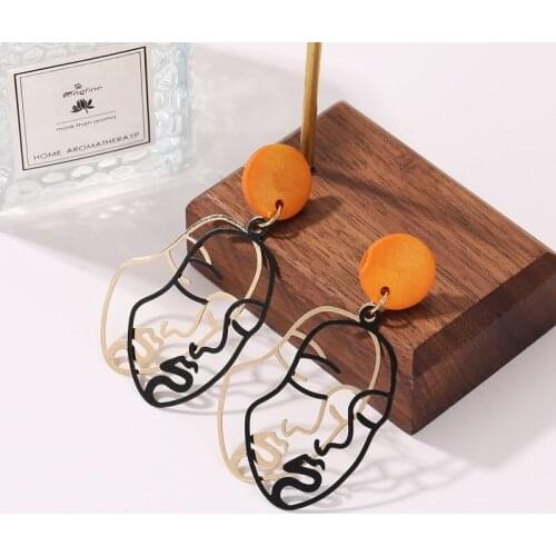 New Punk Style Face Drop Earrings For Women Retro Abstract Hollow out Statement Hand Metal Fashion Dangle Earring Jewelry