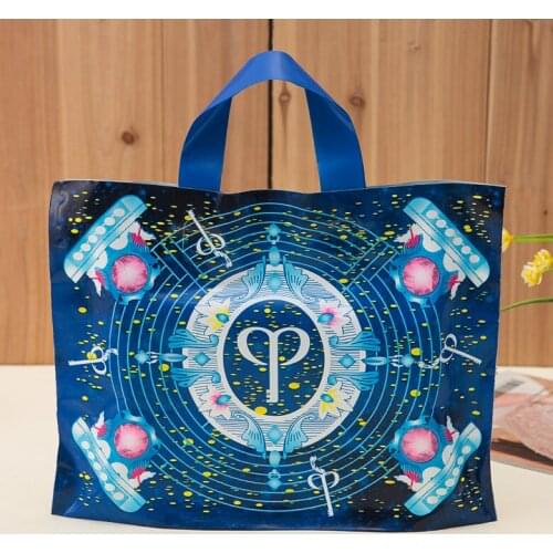 2018 New Style Wholesale 50pcs Blue Sky Gift Packaging Bags With Flower Plastic New Year Gift Bags