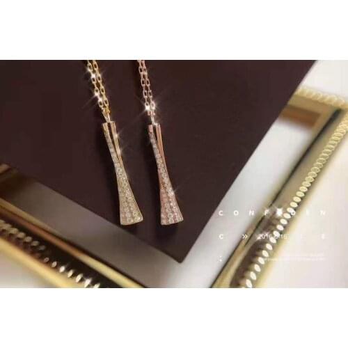 2021 New Wild Small Waist Necklace Light Luxury Niche Original Ins Design Womens Clavicle Chain Wild Sweater Chain