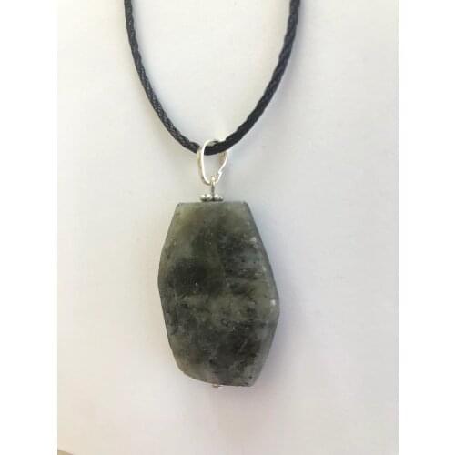 LABRADONITE STONE NECKLACE - AWAKENS HIDDEN TALENTS - ALLOWS YOU TO BE NOTICED