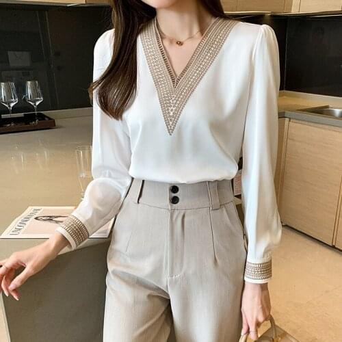New Long Sleeve White Blouse Tops Blouse Women Blusas Mujer De Moda 2021 Embroidery V-Neck Chiffon Blouse Shirt Women Blouses