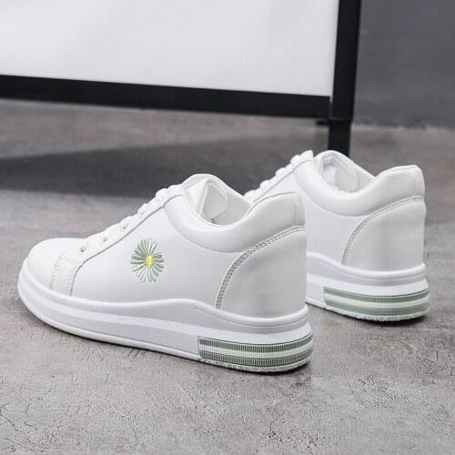2021 New Fall Shoes Daisies White Shoes Womens Hidden Wedge Student Casual Sports Running Shoes