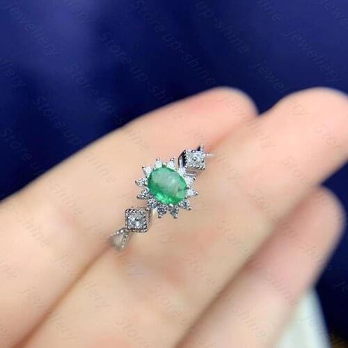 Natural emerald ring 925 silver ladies ring luxurious atmosphere dignified and elegant