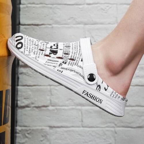 Hand Painted Breathable Mens Shoes 2021 Summer Mens Sandals Beach Antiskid Walking Flat Sandals Fashion Garden Slippers