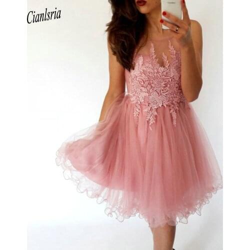Elegant Illusion O-Neck Backless Mini Homecoming Dresses Sleeveless Appliques Lace Short Cocktail Graduation Dress