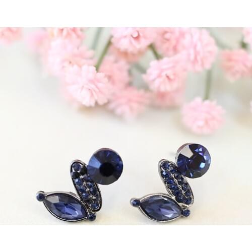 VEYO Rhinestone Stud Earrings Geometric Crystal Stud Earrings for Woman Fashion Jewelry Wholesale