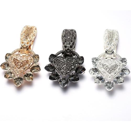 Fashion Fur buttons, coat buttons. Rhinestone buckles. Platypus glass with a diamond buckles