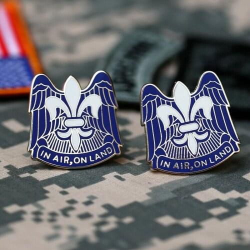 US 82ND AIRBORNE DIVISION "IN AIR ON LAND" METAL BADGE PIN INSIGNIA OF 2 PCS