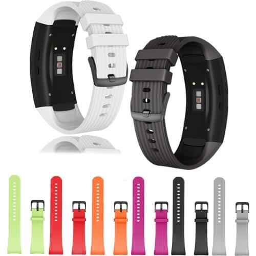 Suitable for Samsung Gear Fit 2 Pro/fit 2 SM-R360/R365 luxury silicone replacement strap smart watch strap with metal buckle