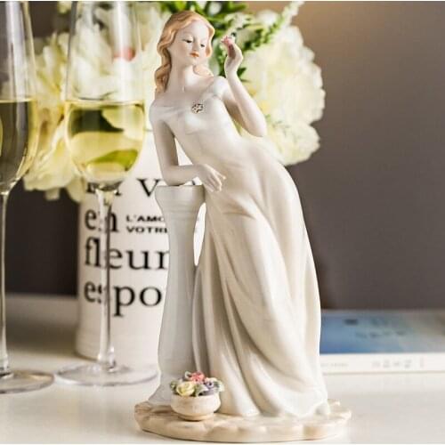 European Ceramic Beauty Woman Figurines Crafts Home Livingroom Table Furnishing Decoration Office Desktop Statue Ornaments Decor