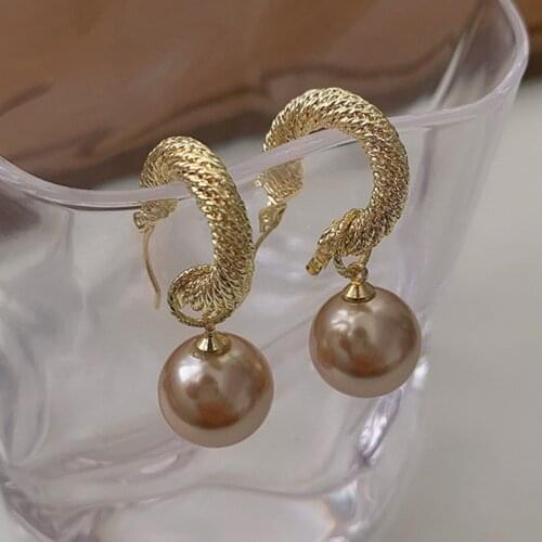 2020 New Arrival Fashion Champagne Fine Pearl Drop Earrings Contracted Senior Geometric Metal Temperament Women Earrings Jewelry