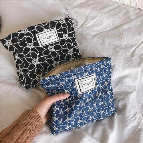 Yeqofcd Female Canvas Pouch Change Holder Cotton Daisy Embroidered Handbag Make Up Bag Zipper Retro Simple Cosmetic Bags Clutch