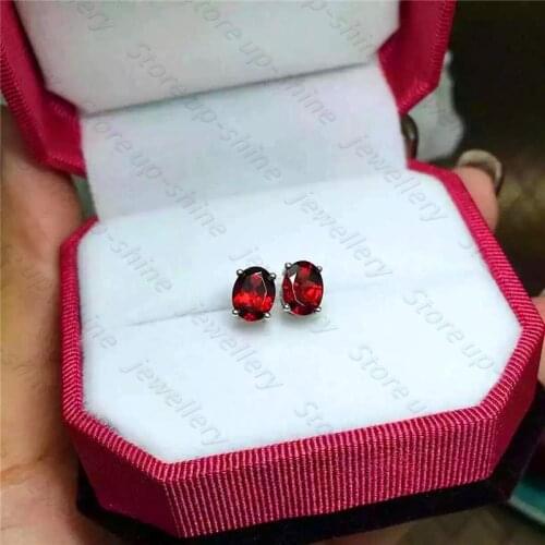 New natural garnet ear Simple fashionable exquisite compact 925 silver natural garnet ear studs lady charm