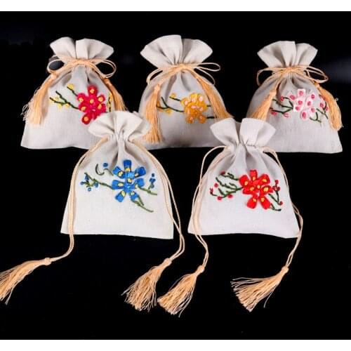 White Tassel Small Cloth Pouch Wedding Gift Bag Linen Jewellery Bag Handmade Ribbon Embroidery Drawstring Party Favor Bags 50pcs