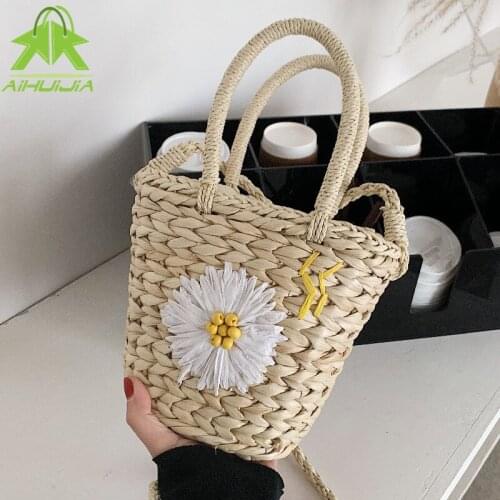 Fashion Flowers Rattan Women Shoulder Bags Wikcer Woven Female Handbags 2021 Summer New Bohemia Travel Beach Straw Messenger Bag