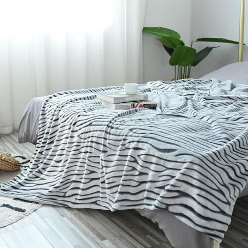 Soft Zebra Pattern Flannel Towel Blanket Quilt Home Textiles Sofa Nap Blanket Bed Cover Plane Travel Blanket Multifunction Gift