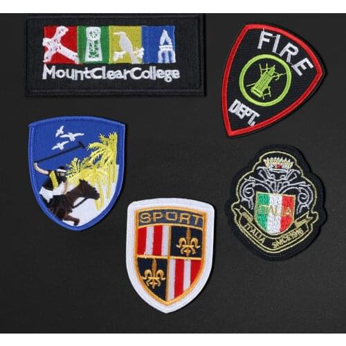 1PCS Fashion College Badge Patches wholesale Punk Iron On Golf Embroidery Applique Badges Transfer Brand Stickers