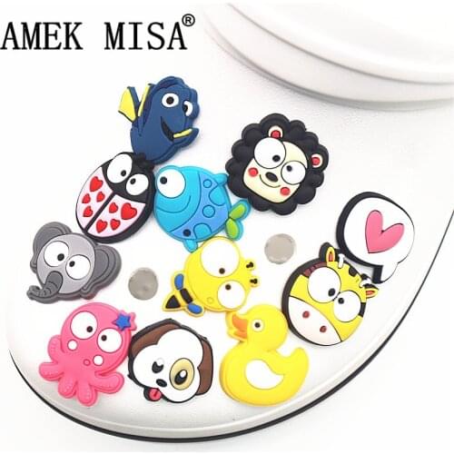 Single Sale 1pcs Cute Duck/ladybug/monkey/bee/giraffe PVC Shoe Charms Decoration Shoe Accessories for croc jibz Kids Party X-mas