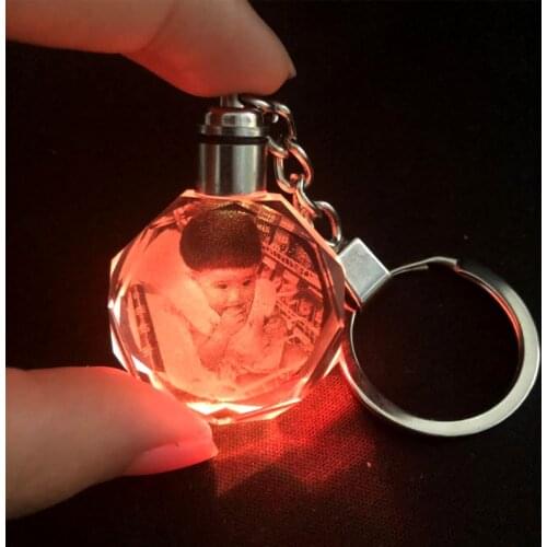 Customized K9 Crystal Glass Round Photo Frame Mini Colorful Changing LED light Keychain DIY Picture Corner Albums Wedding Gift