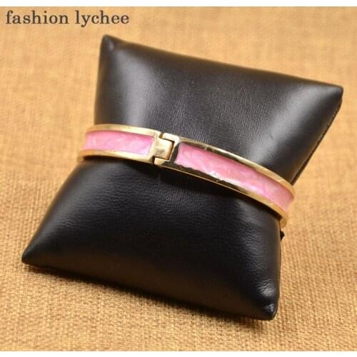 Fashion Lychee Jewelry Stands