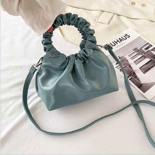 2021 retro handbag womens leather handbag womens Retro pleated shoulder strap womens handbag and purse womens cloud bag