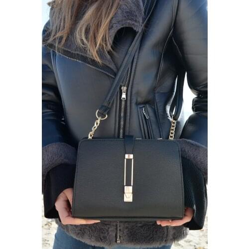 Womens Black Elegant And Handy bag 2021 fashion womens handbag luxury shoulder strapped bag leather brand