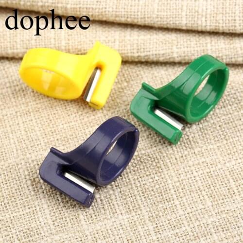 Dophee 3pcs Plastic Sewing Thimble Ring with Blade Finger Thimble Thread Cutter DIY Sewing Thimble Tools Accessories