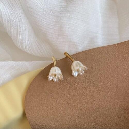 Retro Elegant Gentle And Simple Retro Super Immortal Flower Earnails 2021 New Fashion Temperament Small Earrings