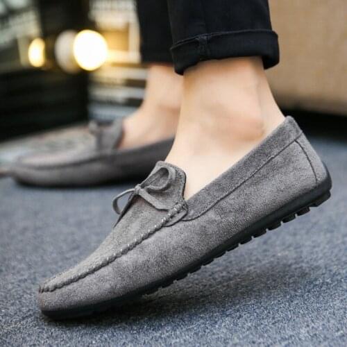 Designer Shoes Men Zapatos De Hombre Slip-On Leather Shoes Casual Male Shoes Adult Red Driving Moccasin Soft Non-slip Loafers