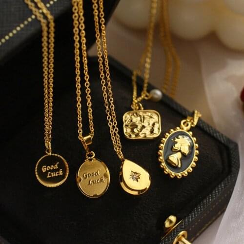 HUANZHI 2020 Vintage Titanium Steel not Fade Gold Plated Good Luck Necklace Clavicle Chain Stacking Necklace for Women Choker