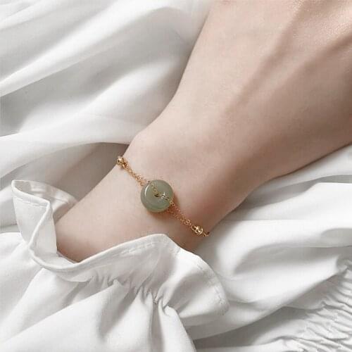 Green Round Imitation Stone Bracelet Temperament Pulling Design Sense Light Luxury Retro Female Bracelets 2021