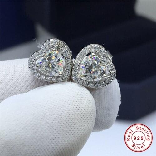 Geoki Women Luxury 925 Sterling Silver Perfect Cut Total 2 Ct Passed Diamond Test D Color VVS1 Moissanite Heart Stud Earrings