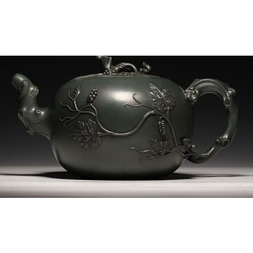 Violet arenaceous a factory old pot of zhu can chlorite big product squirrel grapes pot of the republic of China