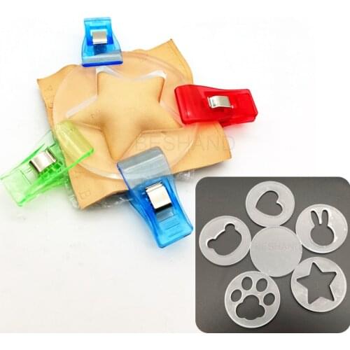Leather Craft Molding Tool 6cm Acrylic Bear Paw Star Pattern Model with 4 Clips for Shaping Vegetable Leather DIY