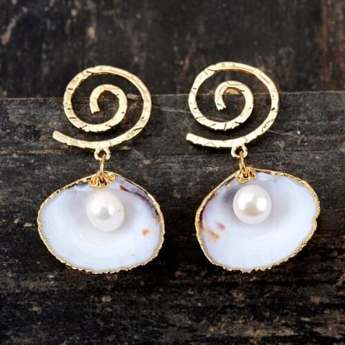 Natural Conch Pearl Earrings Handmade Gold Shell Pearl Drop Earrings Lovely Shell Women Earrings Friendship Gifts Dropshiping