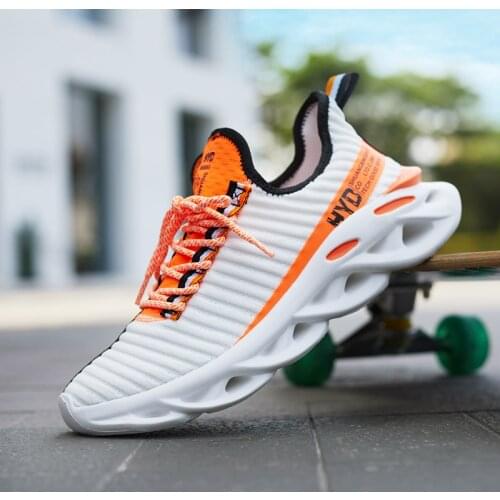 Trend Style Mens Casual Shoes 2020 New Fashion Breathable Mesh Light Personality Sneakers Flying Weaving Masculino