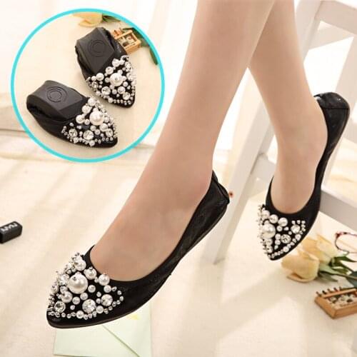 2021 New Soft Bottom Peas Shoes Sweet Pearl Pointed Loafers Shallow Mouth Flat Shoes 3-11 Large Size Hot Sale Womens Shoes