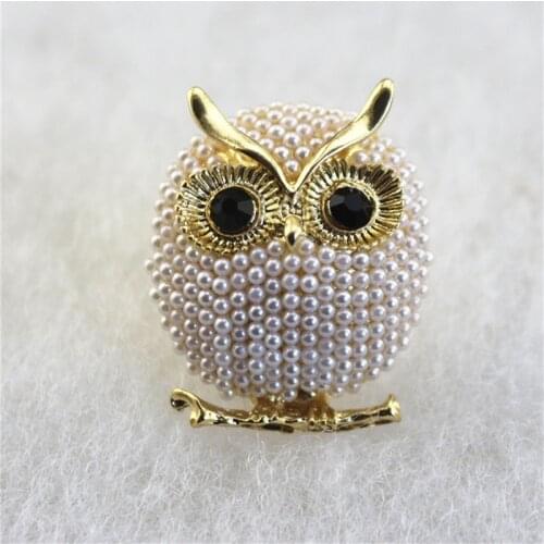2020 Fashion cute full gold color owl brooch inlaid imitation pearl animal series Boutonniere holiday gift