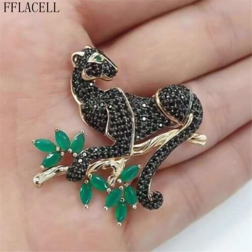 FFLACELL New Fashion Domineering Black Leopard Inlaid Green Leaves Zircon Brooch Women Temperament All-Match Party Jewelry Gift