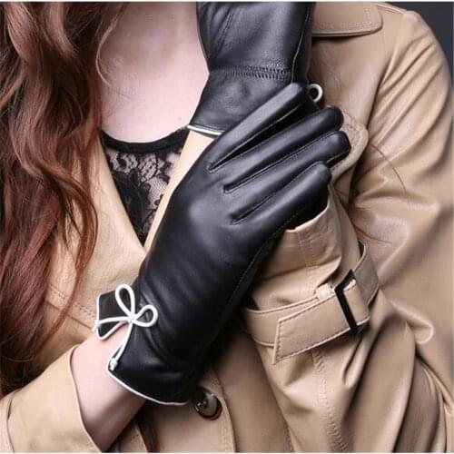 2018 New Genuine Leather Gloves Ladies Winter Sheepskin Gloves Casual Korean Cute White Bowknot Thin Leather Gloves D-26-5