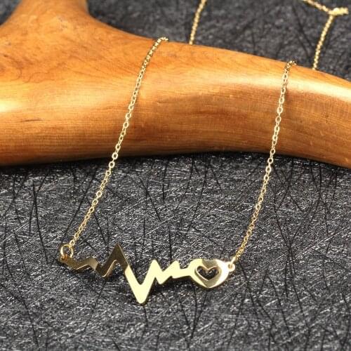 Clavicle Necklace LOVE Temperament Beautiful Simple Girl Necklace Accessories Fashion Pendant Necklace Ladies New