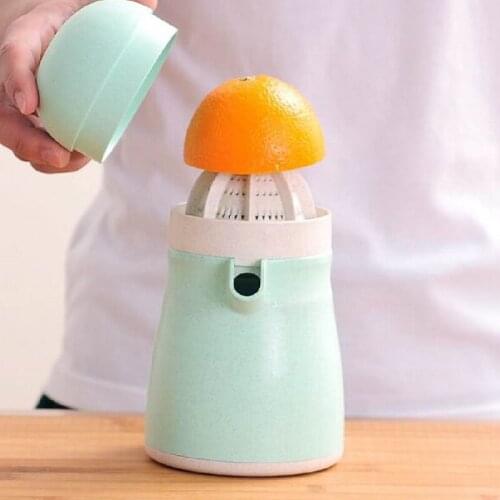 Manual Orange Juice Squeezer Manual Lemon Juicer Household Mini Baby Juice Fruit Squeezing Orange Juice Cup Juicer Tool CZJ4