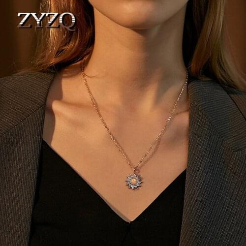 ZYZQ New Arrival Sun Flower Pendant Necklace For Women French Short Little Sun Sweater Chain Fashion Business Cocktail Jewelry
